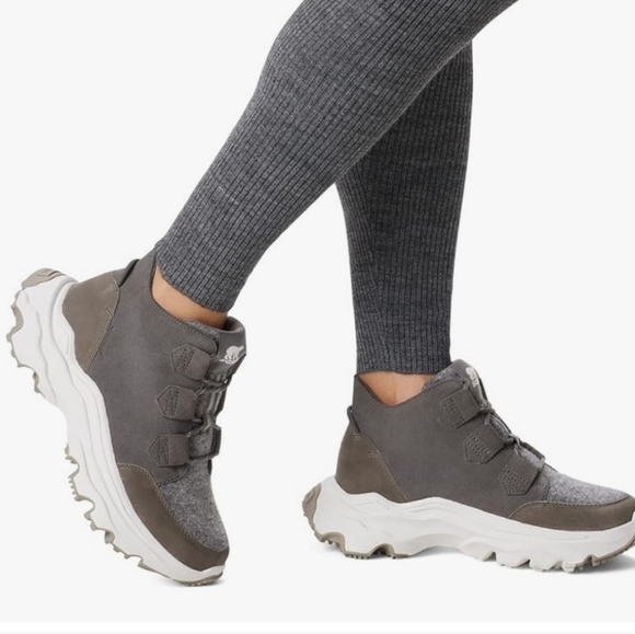 Sorel Kinetic RNEGD Caribou Waterproof Sneaker Boots Gray Women's 8 🌴 - Picture 1 of 10